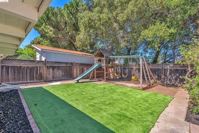 4352 Gem Ave, Castro Valley, CA 94546