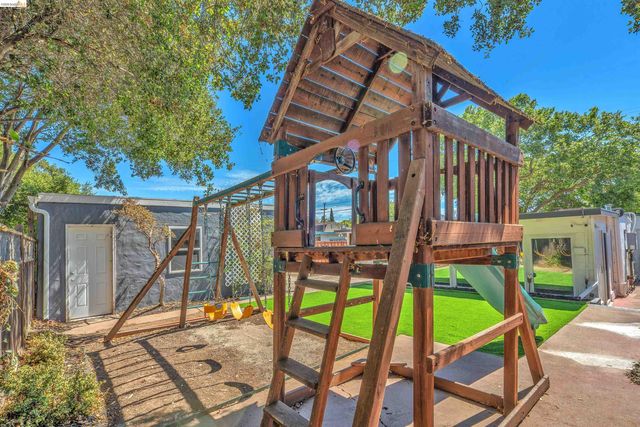 4352 Gem Ave, Castro Valley, CA 94546