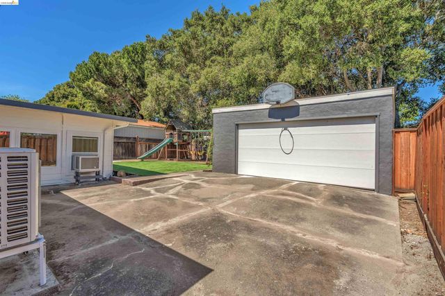 4352 Gem Ave, Castro Valley, CA 94546