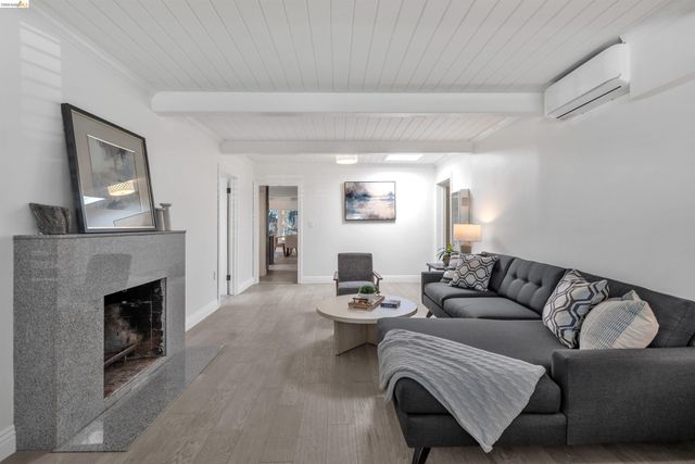 4352 Gem Ave, Castro Valley, CA 94546