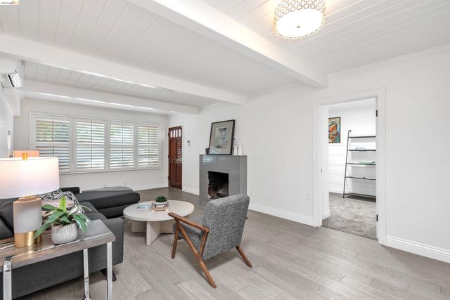 4352 Gem Ave, Castro Valley, CA 94546