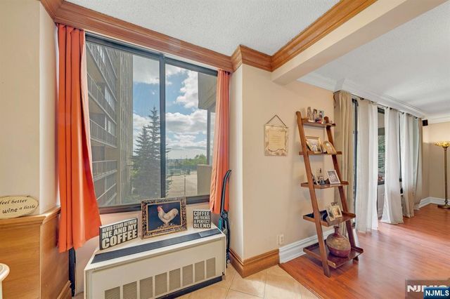 300 Winston Drive C0214, Cliffside Park, NJ 07010