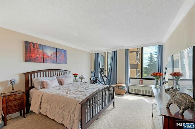 300 Winston Drive C0214, Cliffside Park, NJ 07010