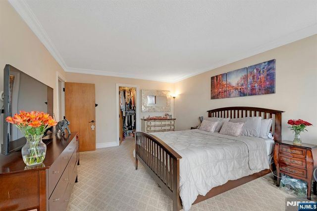 300 Winston Drive C0214, Cliffside Park, NJ 07010