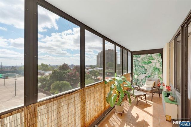 300 Winston Drive C0214, Cliffside Park, NJ 07010