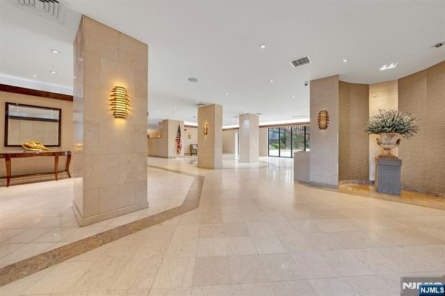 300 Winston Drive C0214, Cliffside Park, NJ 07010