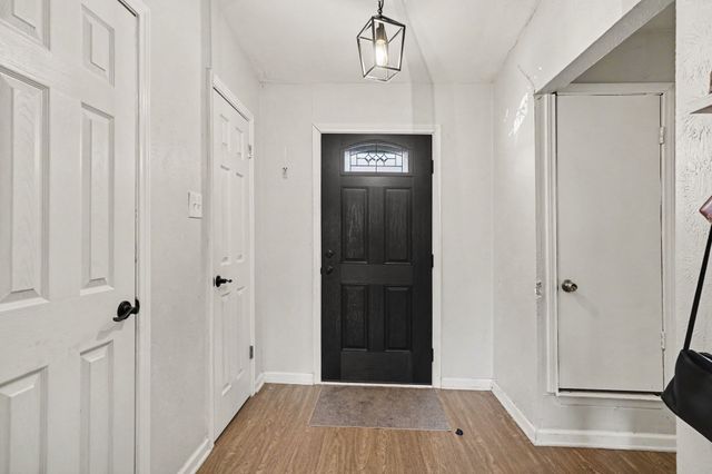 1608 Natches Drive, Arlington, TX 76014