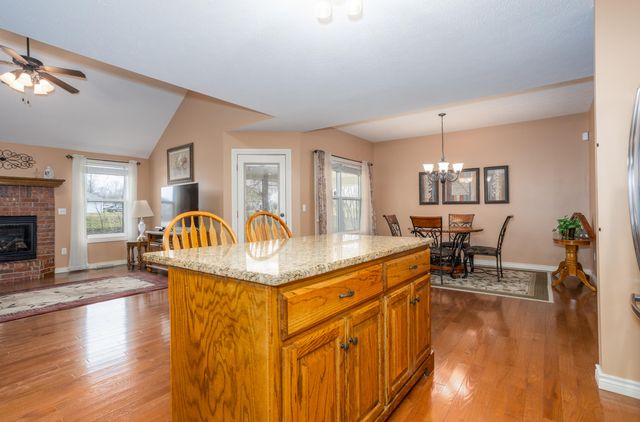 2625 E Kentwood Street, Republic, MO 65738