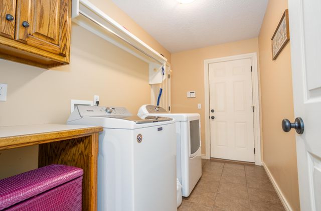 2625 E Kentwood Street, Republic, MO 65738