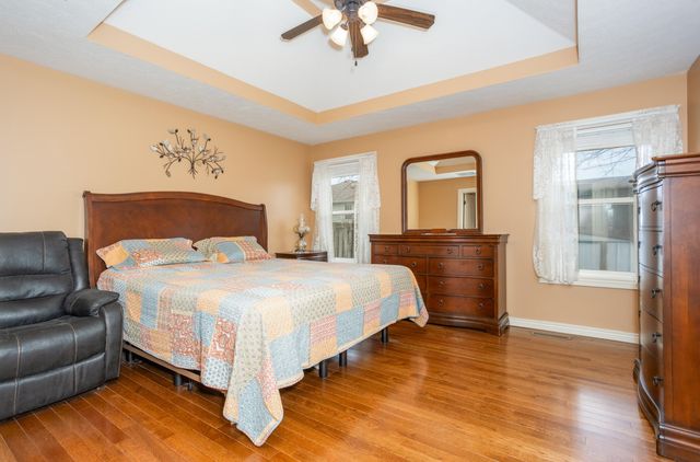 2625 E Kentwood Street, Republic, MO 65738