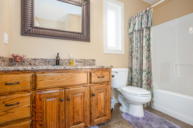 2625 E Kentwood Street, Republic, MO 65738