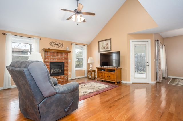 2625 E Kentwood Street, Republic, MO 65738