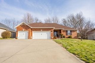 2625 E Kentwood Street, Republic, MO 65738