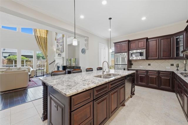 2915 Sentry Oak Way, Sugar Land, TX 77479