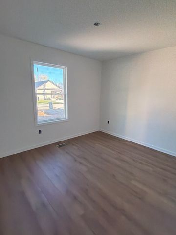 408 Church St, Portland, TN 37148