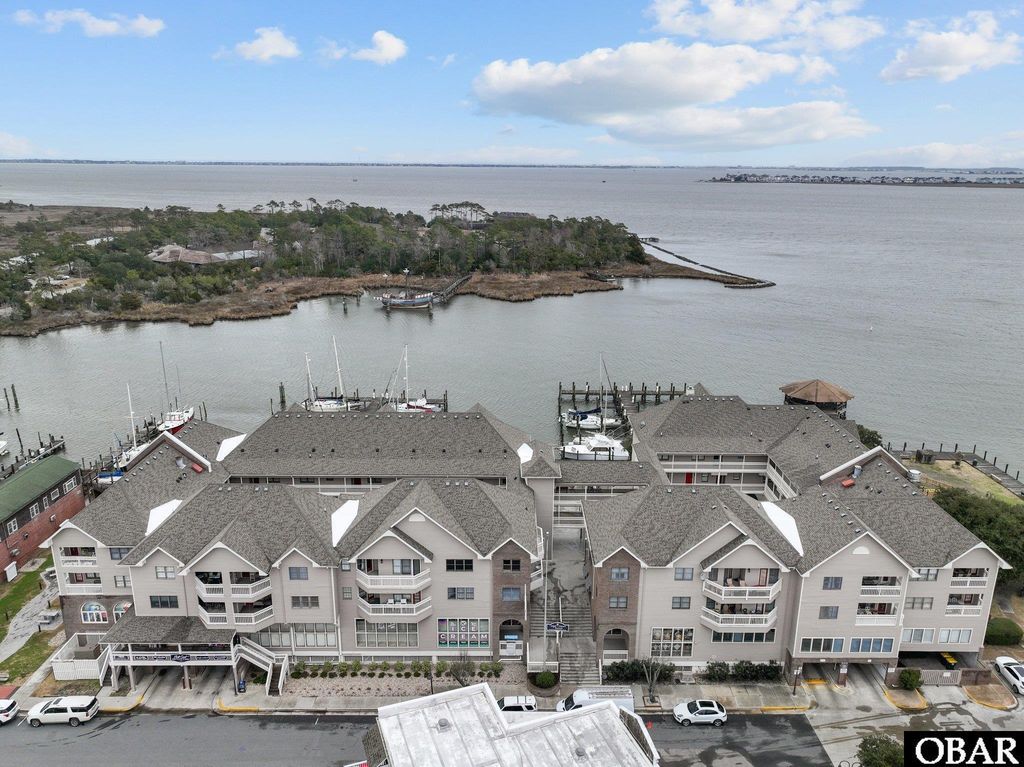 Image 1 of property listing at 207 Queen Elizabeth Avenue unit 17, Manteo, NC 27954