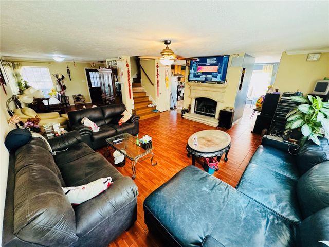 2507 Glenholly Park Drive, Sugar Land, TX 77498