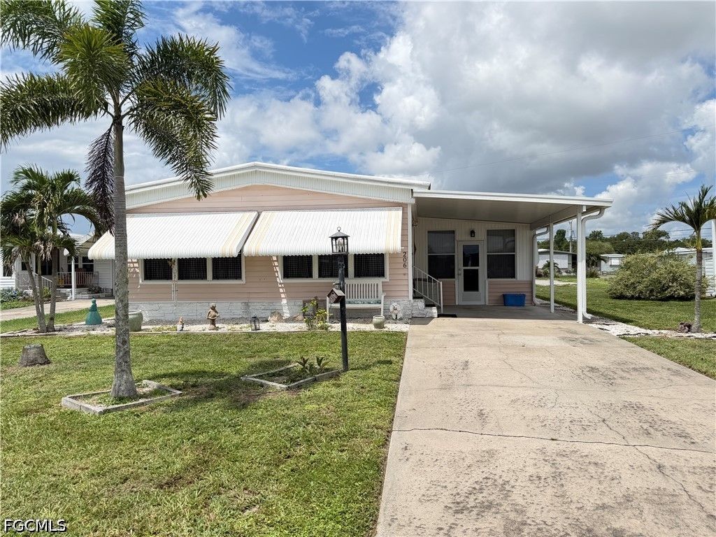 206 Brandywine LN, North Fort Myers, FL 33917