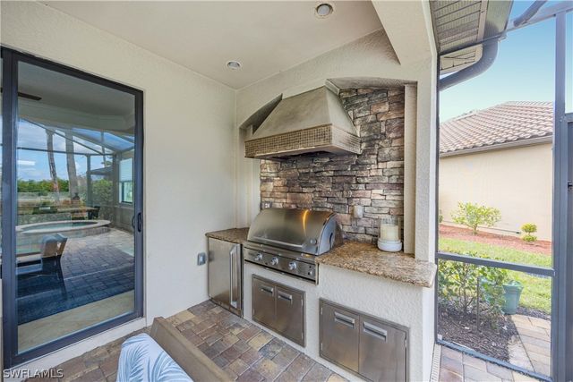 9222 Veneto LN, Naples, FL 34113