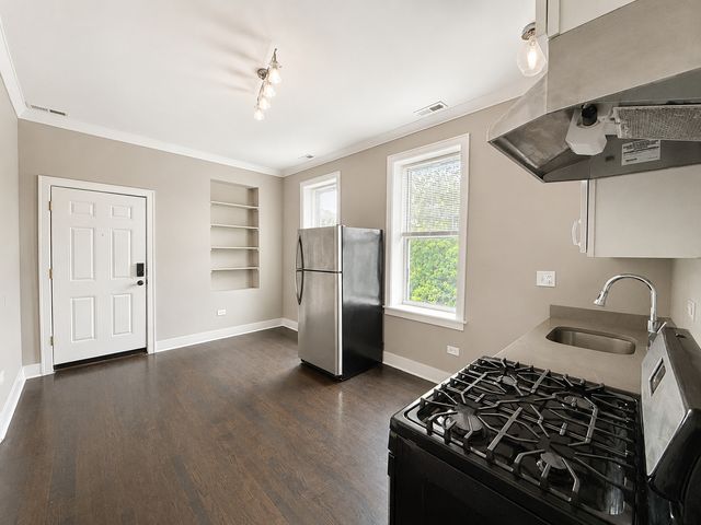 5409 S Winchester Avenue 3R, Chicago, IL 60609