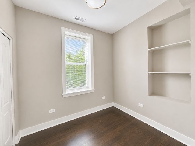 5409 S Winchester Avenue 3R, Chicago, IL 60609
