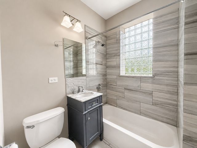 5409 S Winchester Avenue 3R, Chicago, IL 60609
