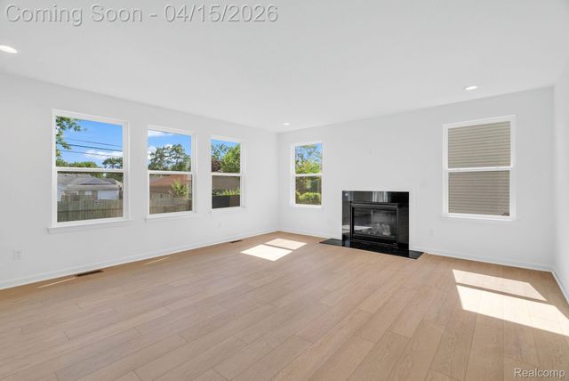 36293 Monroe, Westland, MI 48186