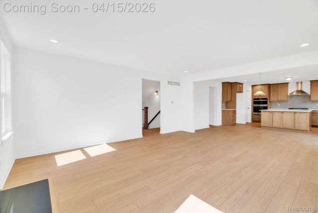 36293 Monroe, Westland, MI 48186