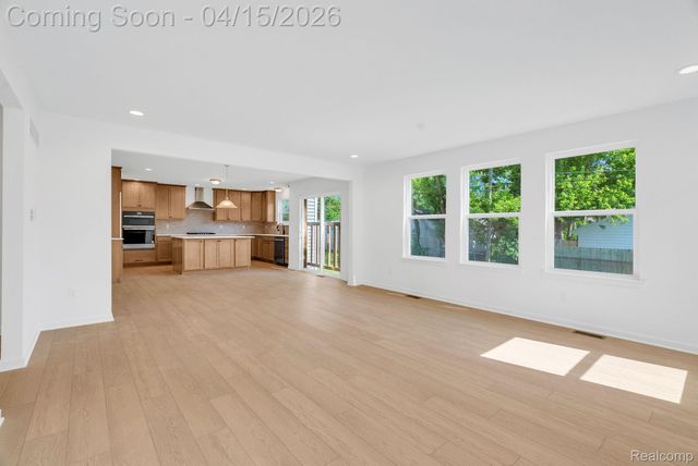 36293 Monroe, Westland, MI 48186