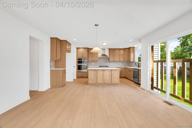 36293 Monroe, Westland, MI 48186