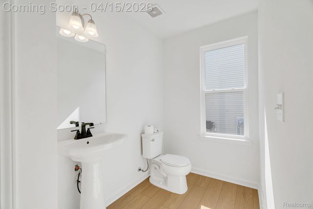 36293 Monroe, Westland, MI 48186