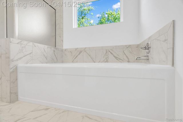 36293 Monroe, Westland, MI 48186