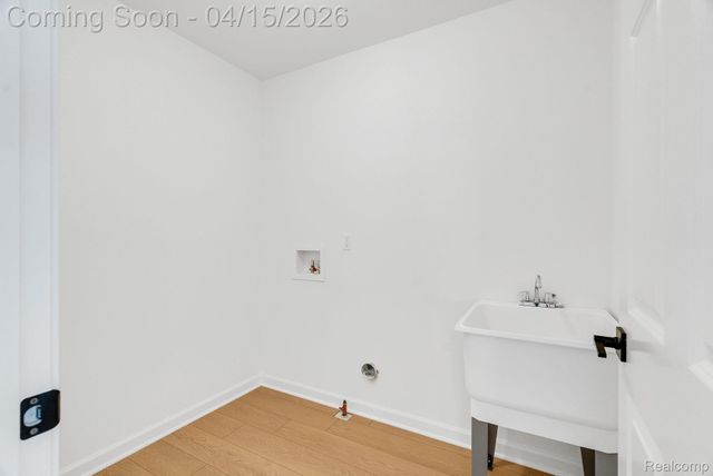 36293 Monroe, Westland, MI 48186