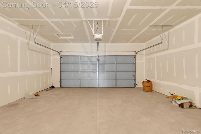 36293 Monroe, Westland, MI 48186