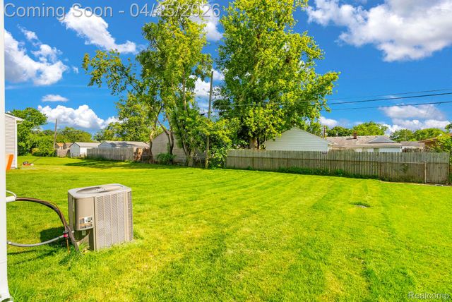 36293 Monroe, Westland, MI 48186