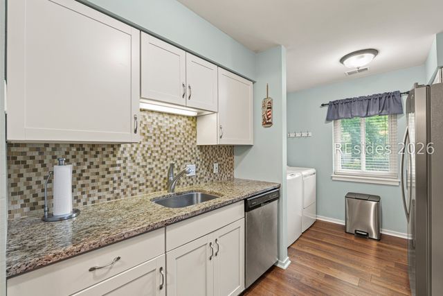 25 Deallyon Ave Apt 132, Hilton Head Island, SC 29928