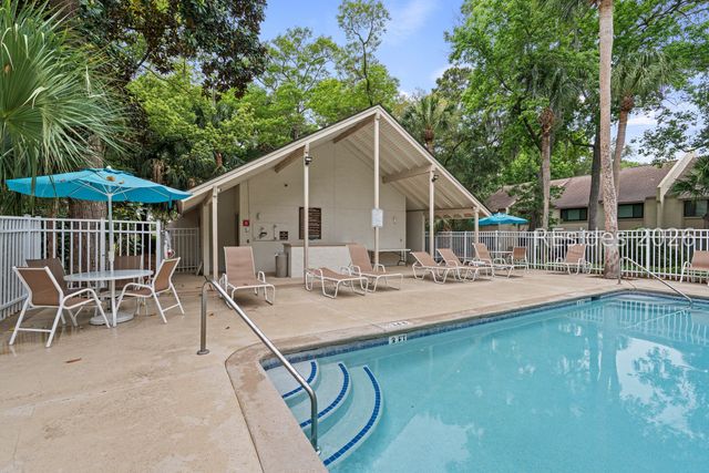 25 Deallyon Ave Apt 132, Hilton Head Island, SC 29928
