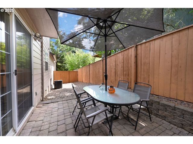 87973 SHERWOOD St, Veneta, OR 97487