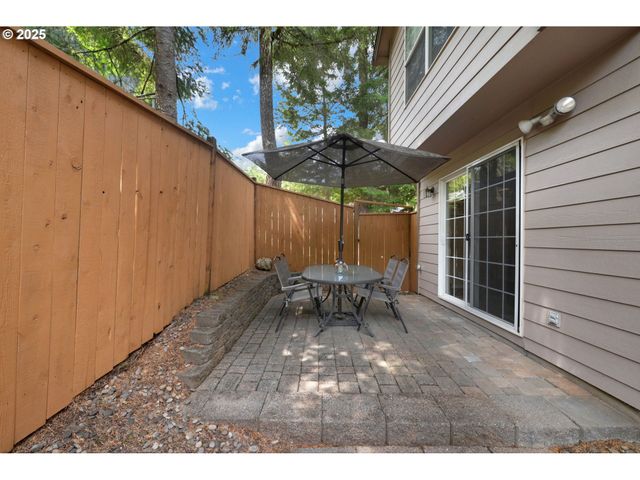 87973 SHERWOOD St, Veneta, OR 97487