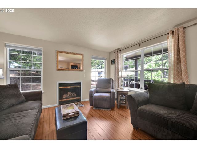 87973 SHERWOOD St, Veneta, OR 97487