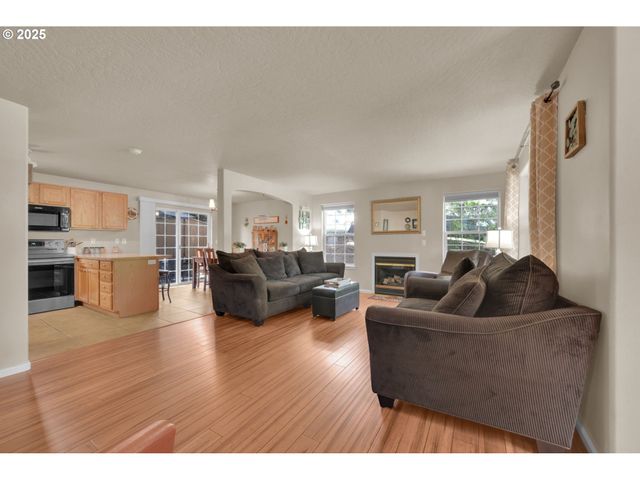 87973 SHERWOOD St, Veneta, OR 97487