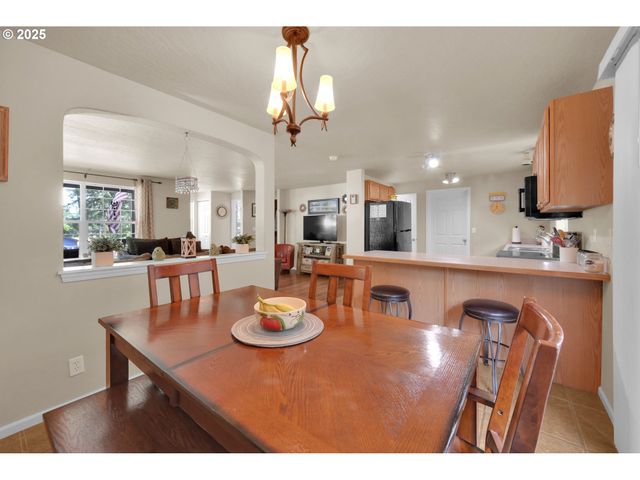 87973 SHERWOOD St, Veneta, OR 97487