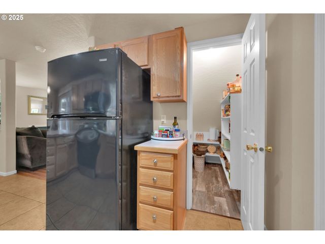 87973 SHERWOOD St, Veneta, OR 97487