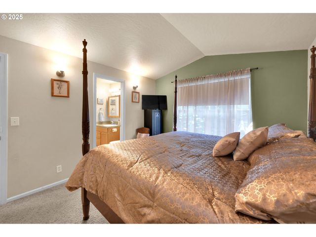 87973 SHERWOOD St, Veneta, OR 97487