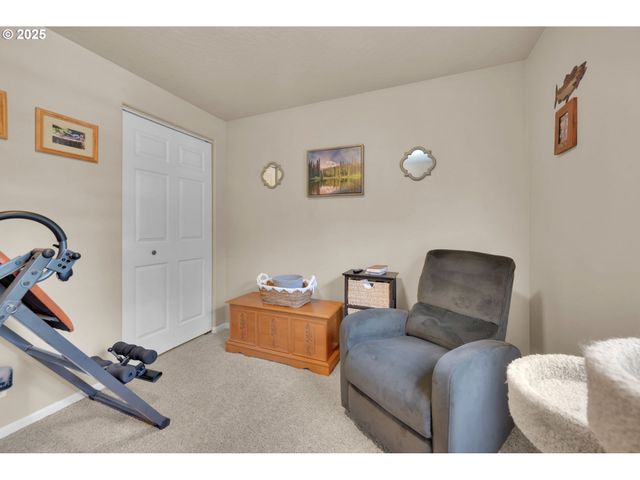 87973 SHERWOOD St, Veneta, OR 97487
