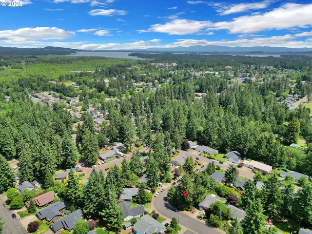 87973 SHERWOOD St, Veneta, OR 97487