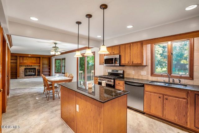 27262 Fort Meigs Road, Perrysburg, OH 43551