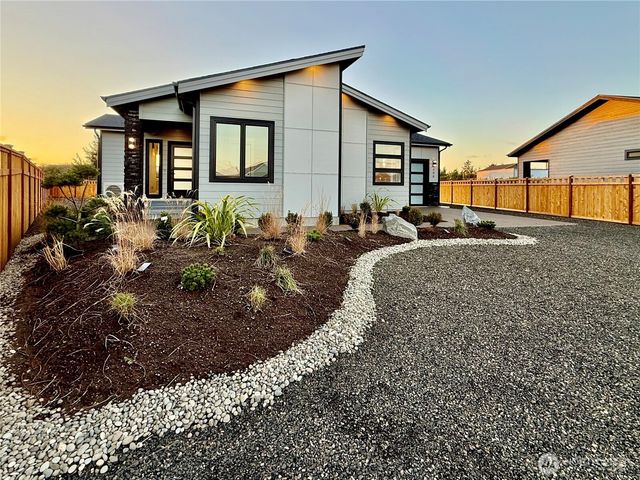996 Alida Court SE, Ocean Shores, WA 98569