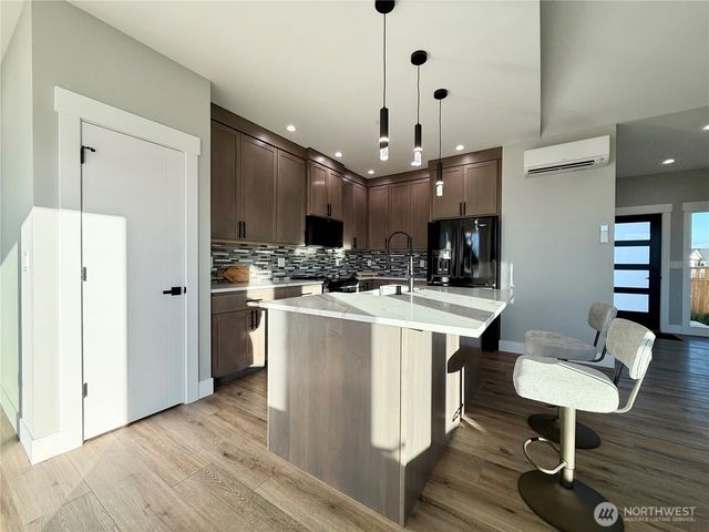 996 Alida Court SE, Ocean Shores, WA 98569