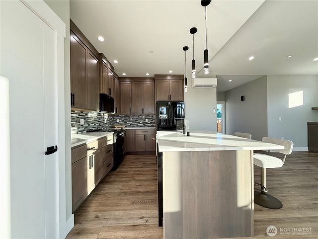 996 Alida Court SE, Ocean Shores, WA 98569